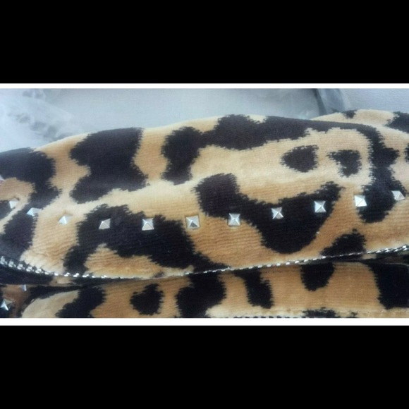 🔥 TopShop NWT leopard studded crossbody vegan Fanny Pack Belt Bag Crossbody 🔥 - Picture 4 of 8